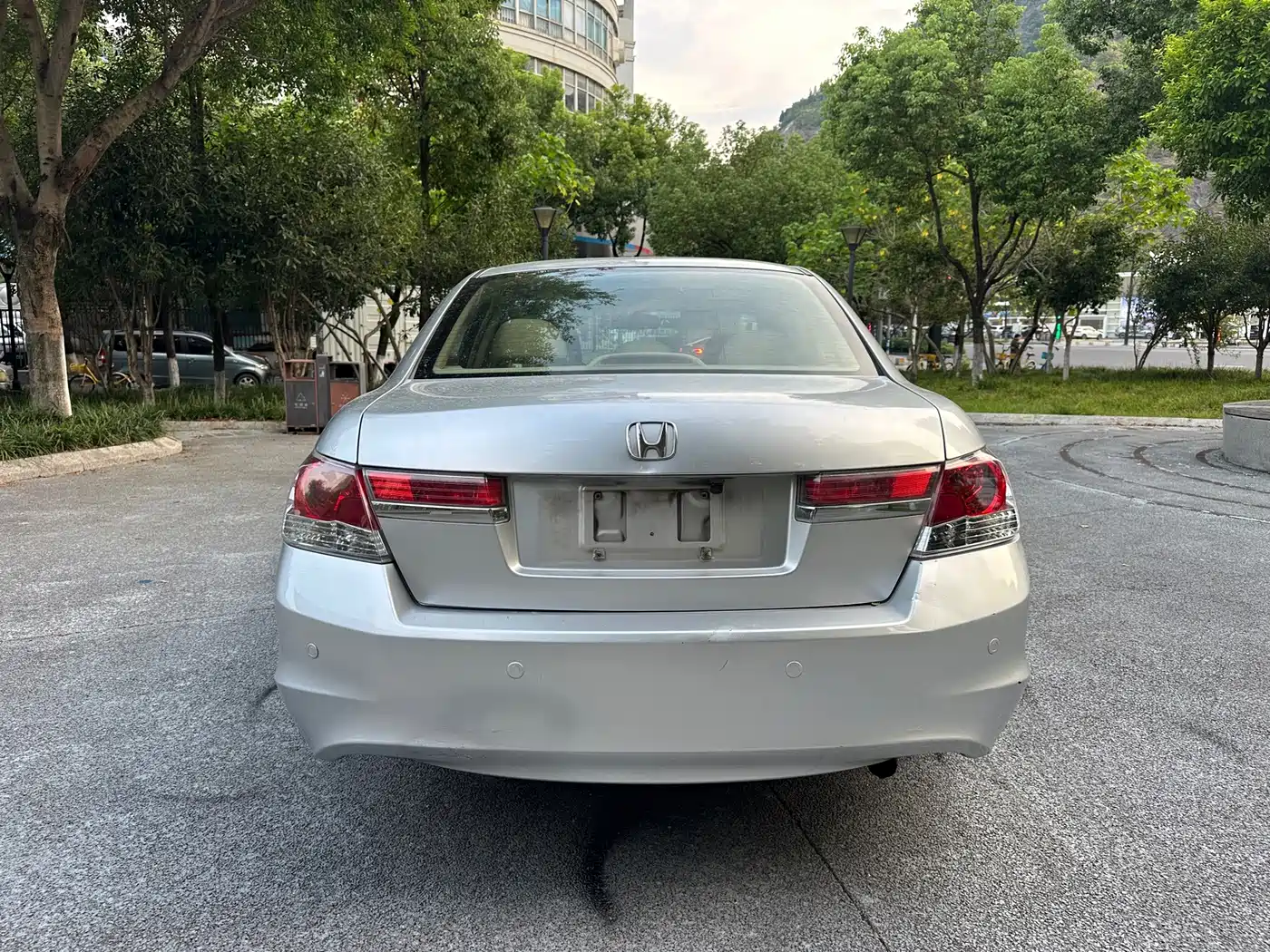 Фото 4 - Honda Accord