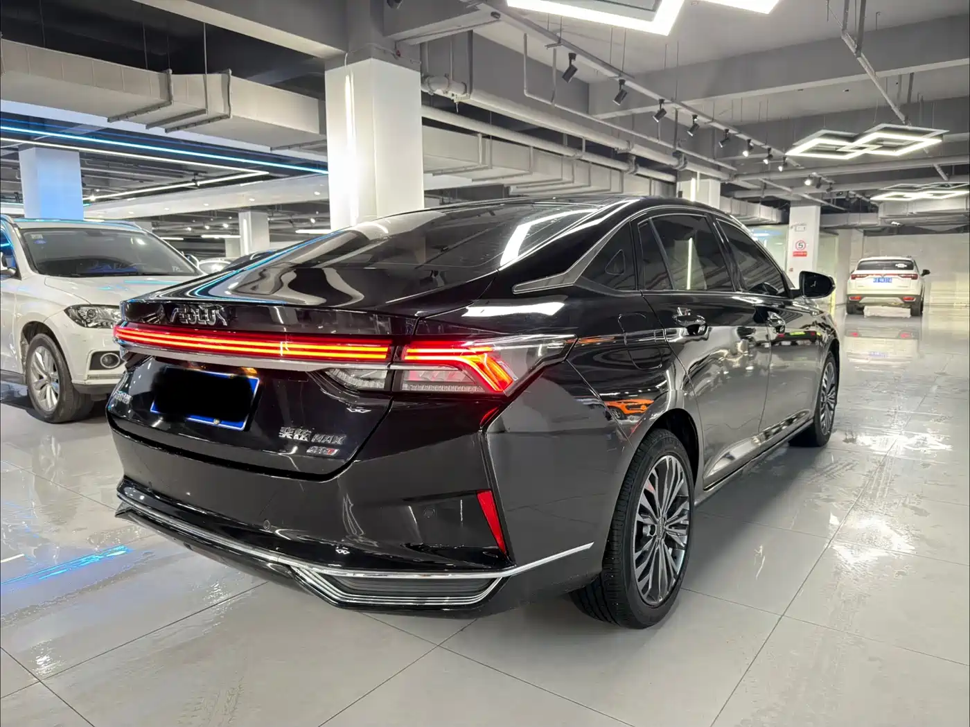 DONGFENG YI HYUN MAX