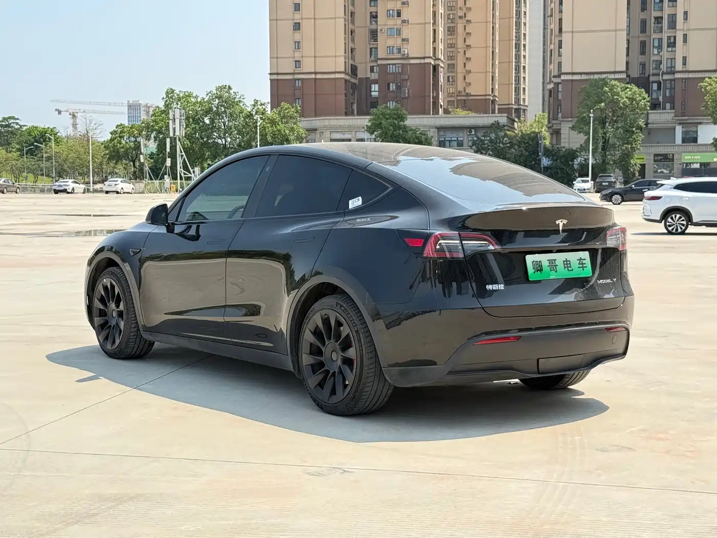 TESLA MODEL Y