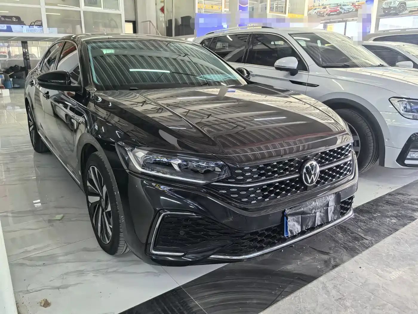 Volkswagen Passat 2022 330TSI Starlight Elite Edition фото 3