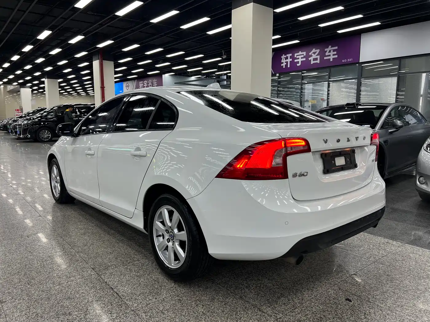Volvo S60 (Import) 2013 2013 2.0T Progressive Edition