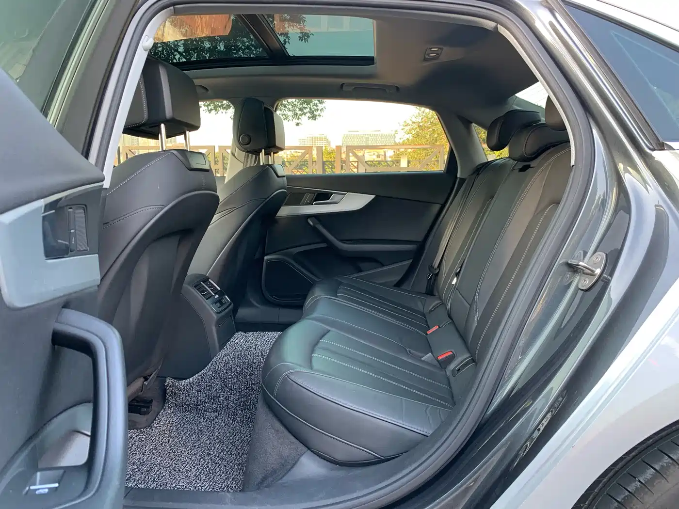 Audi A4L 2020 40 TFSI Fashion Dynamic Edition фото 14