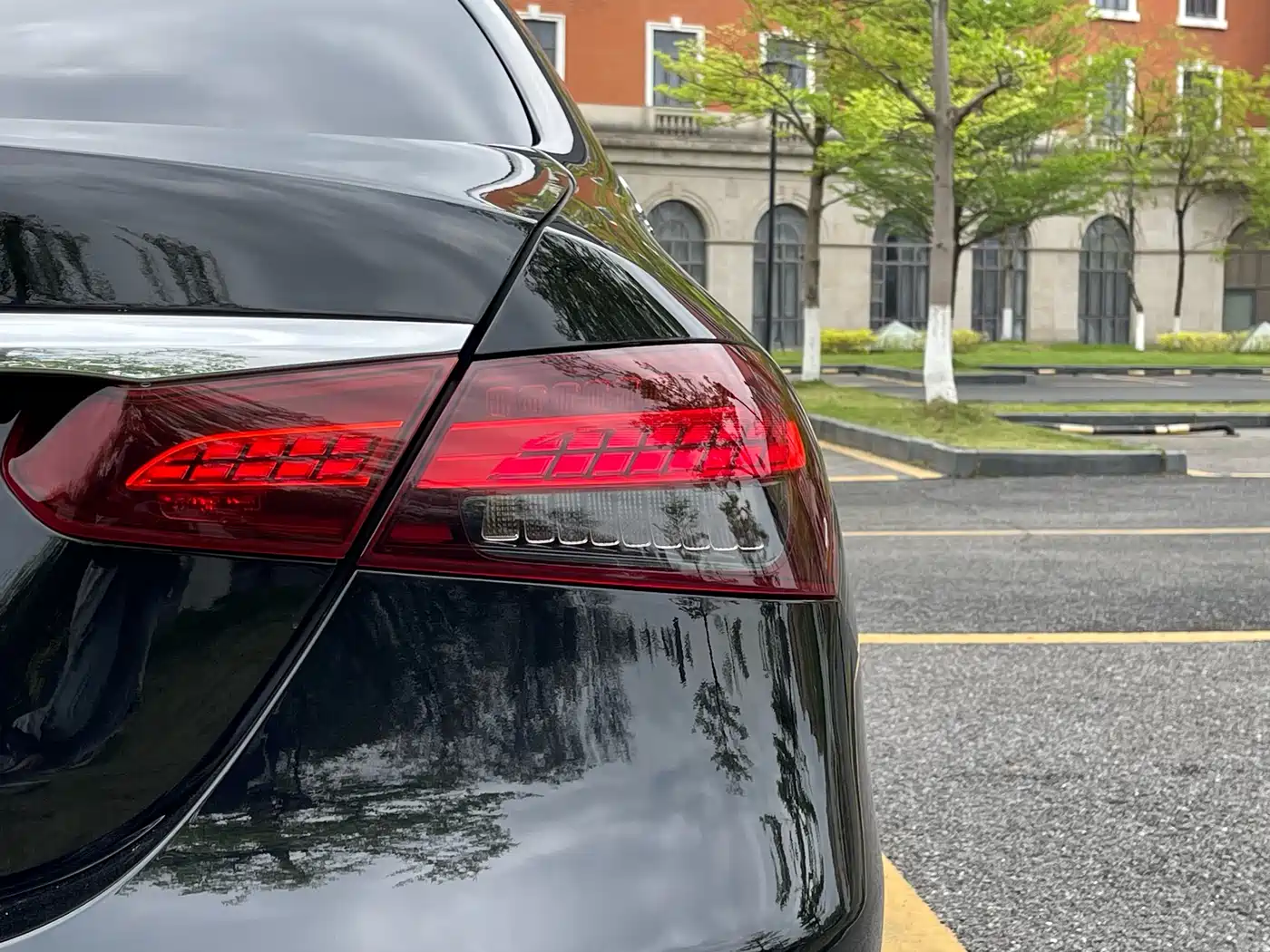 Mercedes-Benz E-Class 2018 E 200 L фото 9