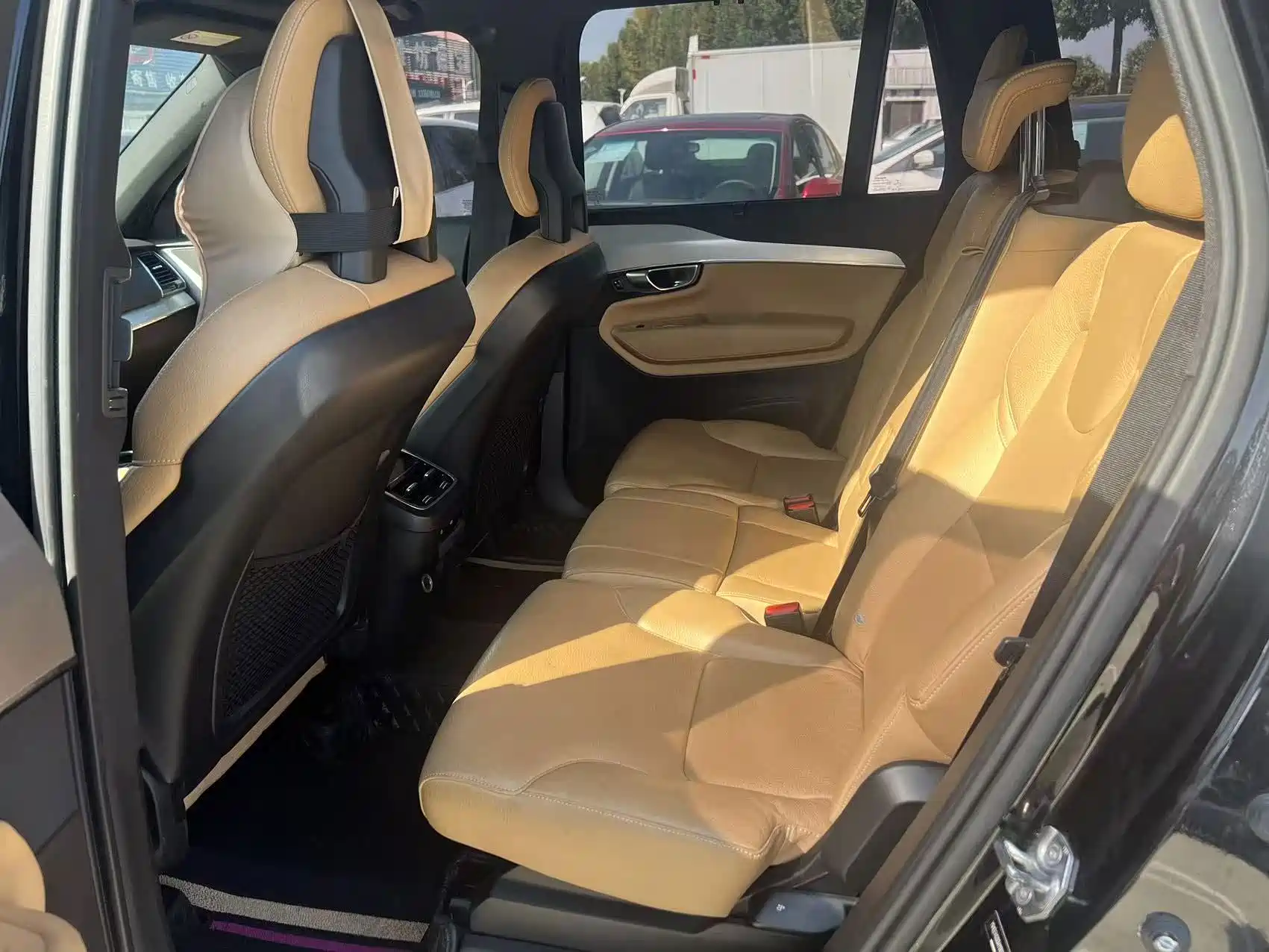 صورة 6 - Volvo XC90