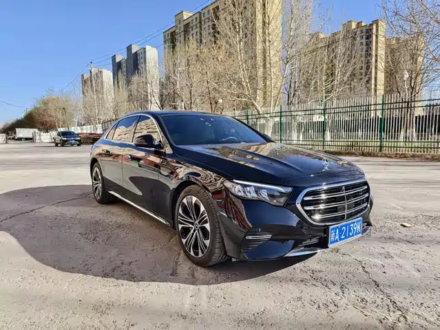 MERCEDES-BENZ E CLASS