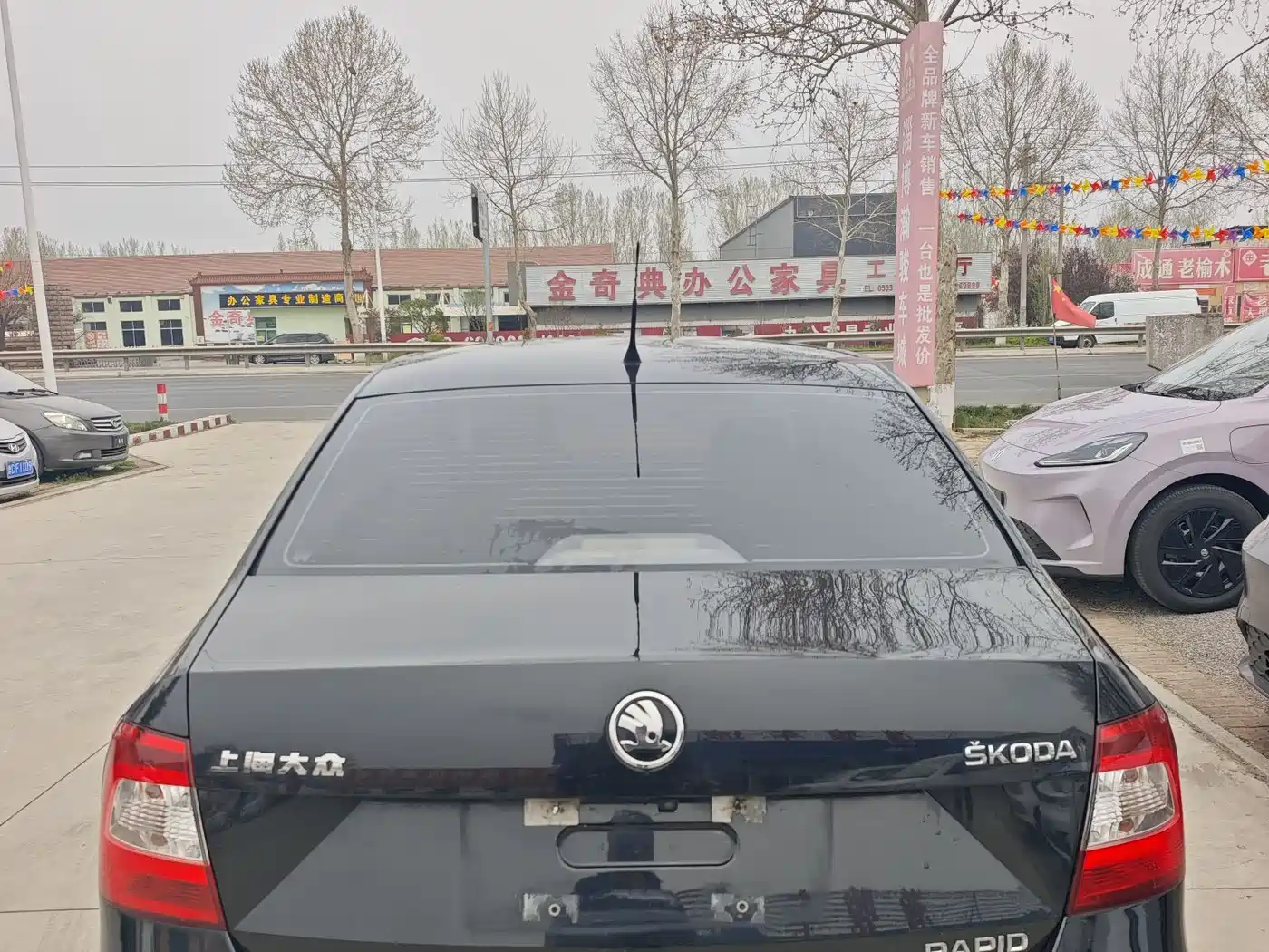 Škoda Rapid 2015 1.6L Manual Joy Selection фото 4