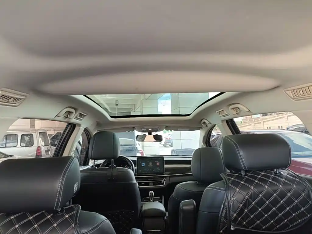 Фото 18 - BYD Song MAX