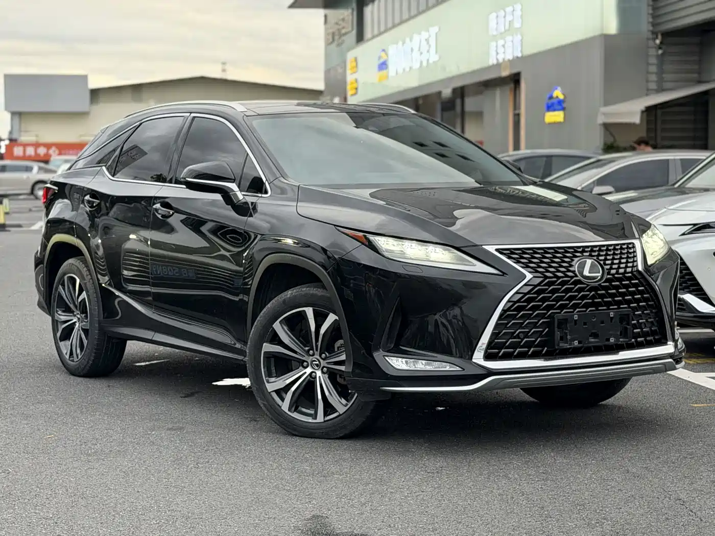 Фото 3 - Lexus RX