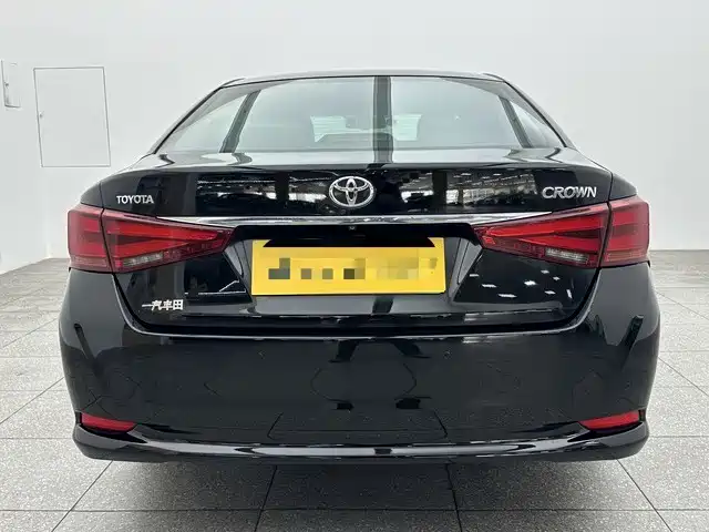 Toyota Crown 2015 2.5L Elite Version фото 5