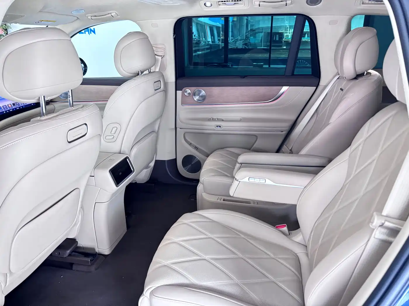 AITO Wenjie AITO M9 2025 Extended Range Ultra 52kWh 6-Seater фото 11