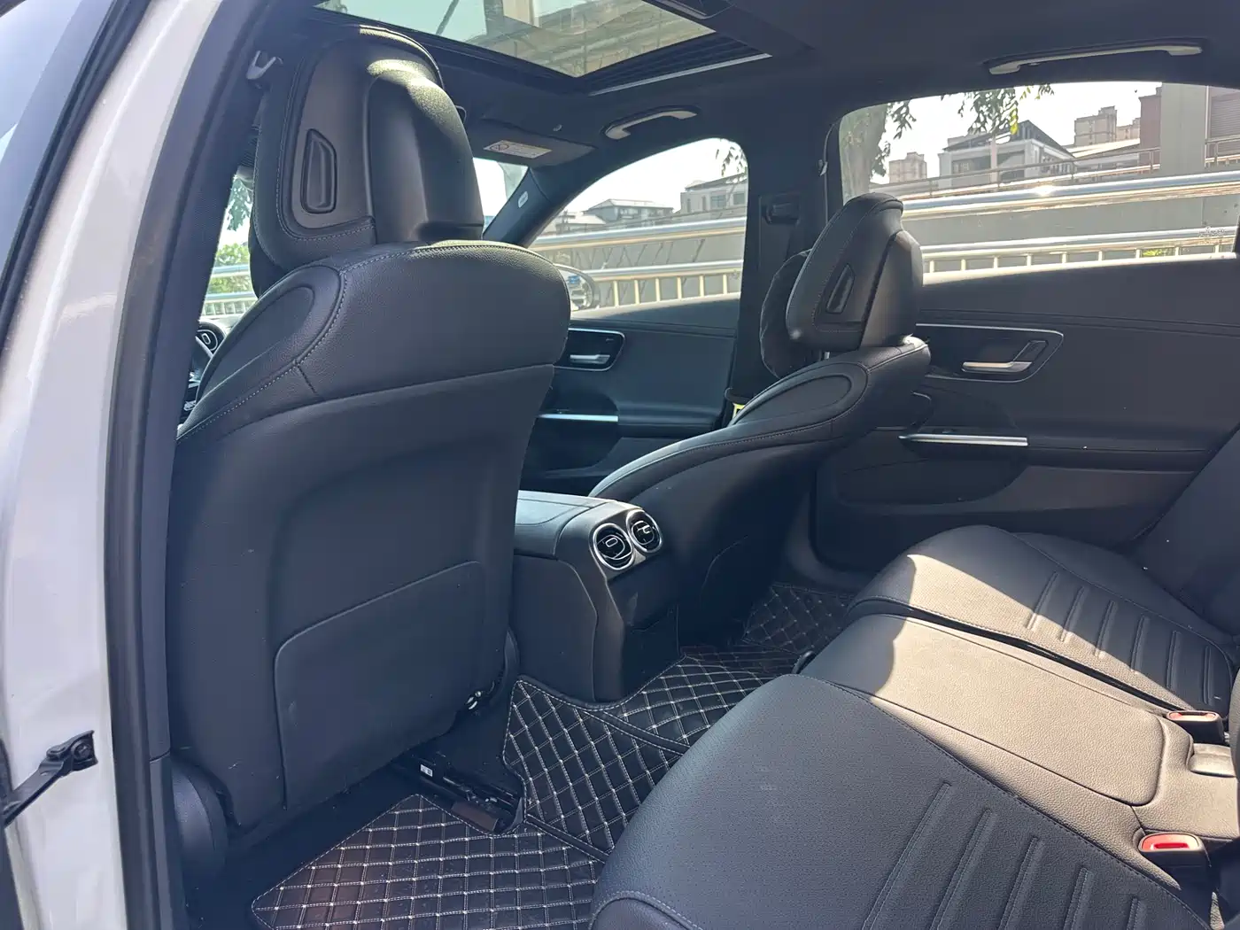 Mercedes-Benz C-Class 2023 C 200 L Sport фото 8
