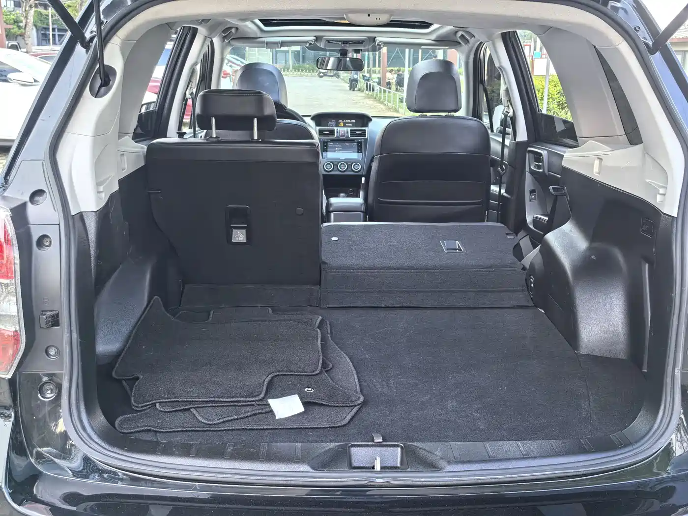 Subaru Forester 2015 2.5i Special Commemorative Edition фото 14