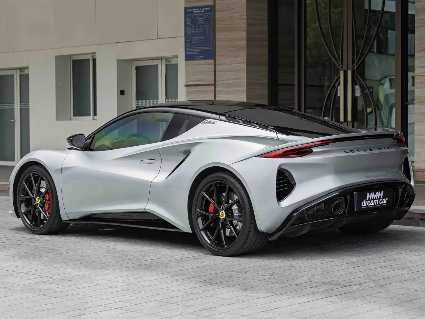 Lotus Cars EMIRA 2021 2.0T DCT First Edition фото 10