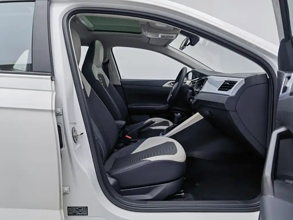Фото 23 - Volkswagen Polo