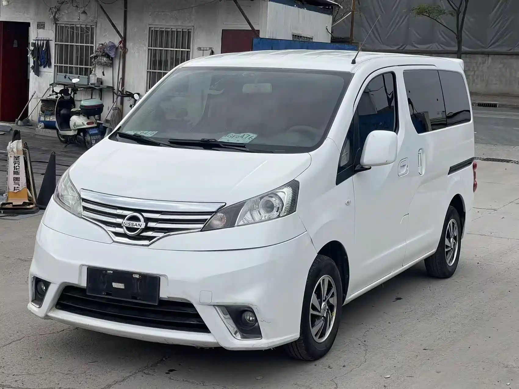 Фото 1 - Nissan NV200