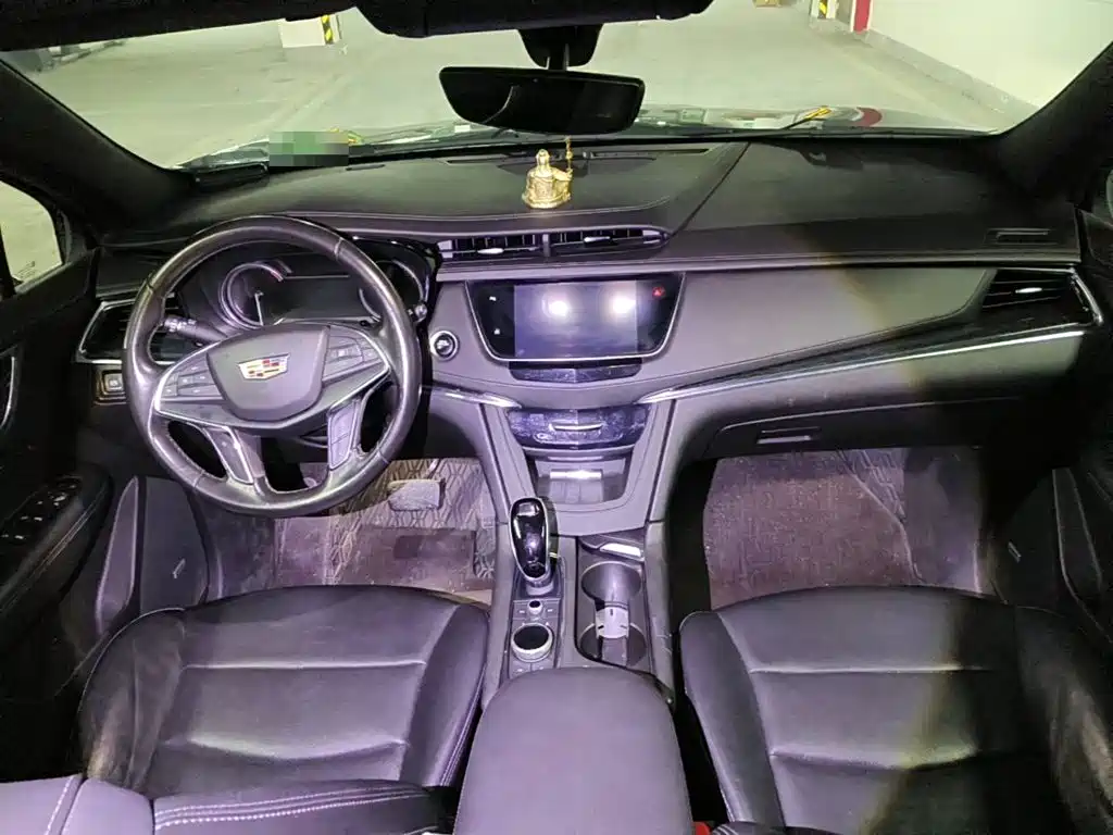 Photo 12 - Cadillac XT5