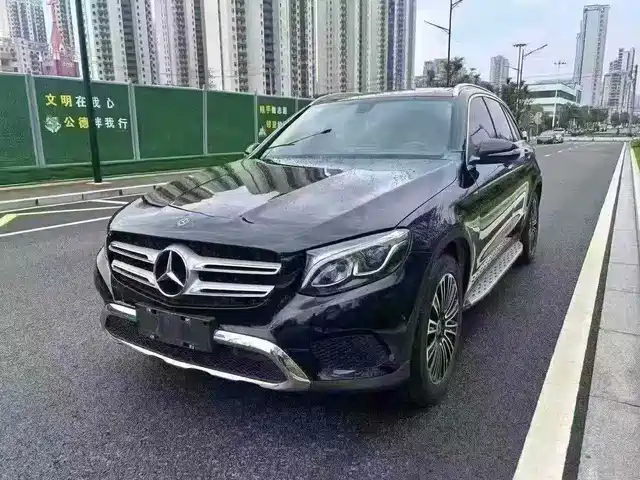MERCEDES-BENZ GLC