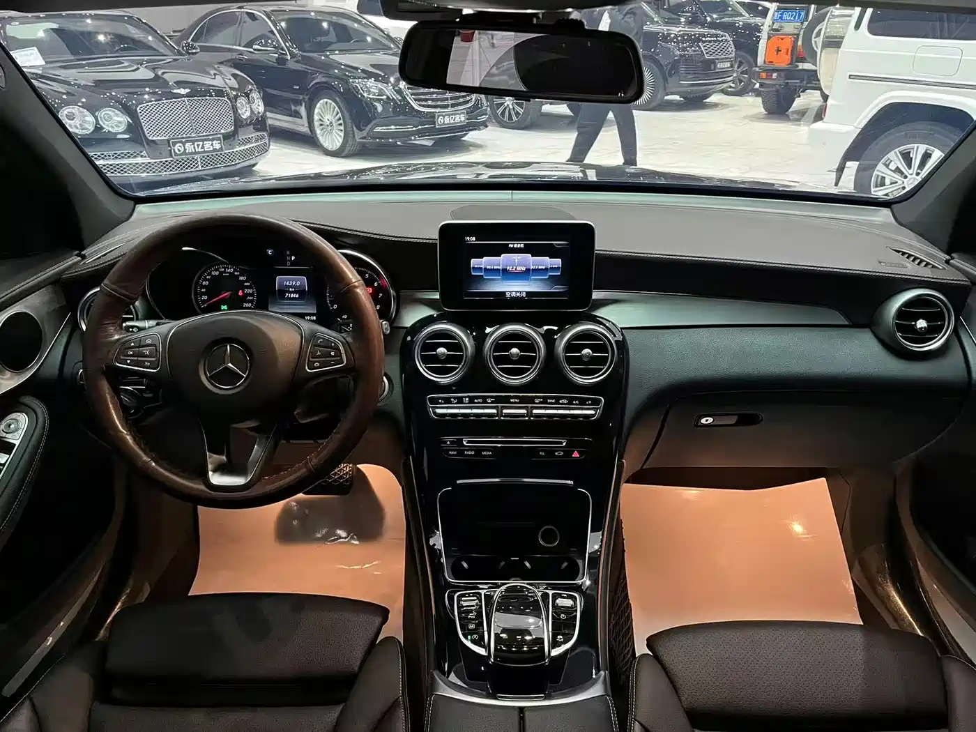 Mercedes-Benz GLC 2017 GLC 200 4MATIC фото 10