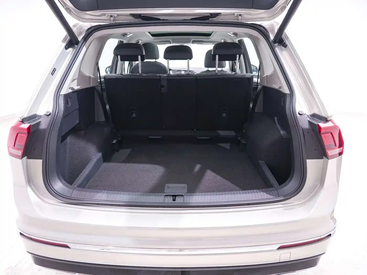 Volkswagen Tiguan L 2021 330TSI Automatic 2WD R-Line Premium фото 19