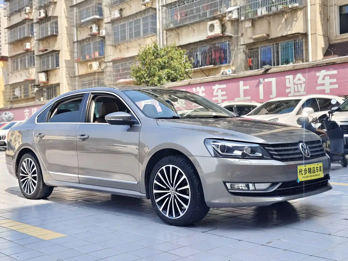 Volkswagen Passat 2014 2.0TSI DSG Ultimate Edition фото 3