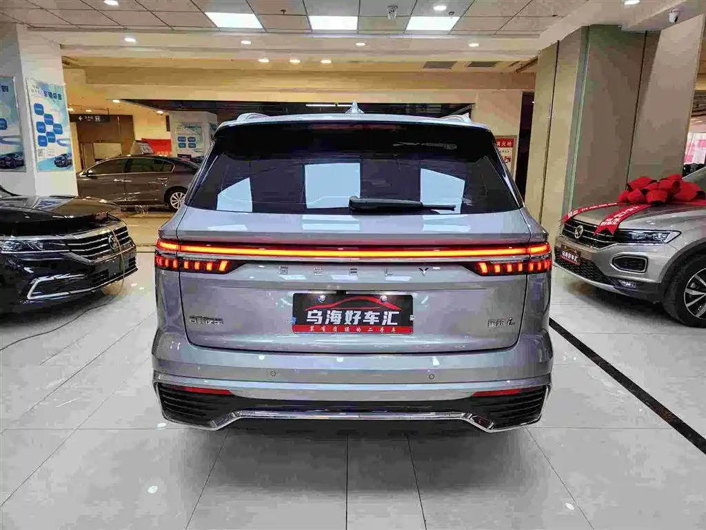 Фото 11 - Geely Monjaro