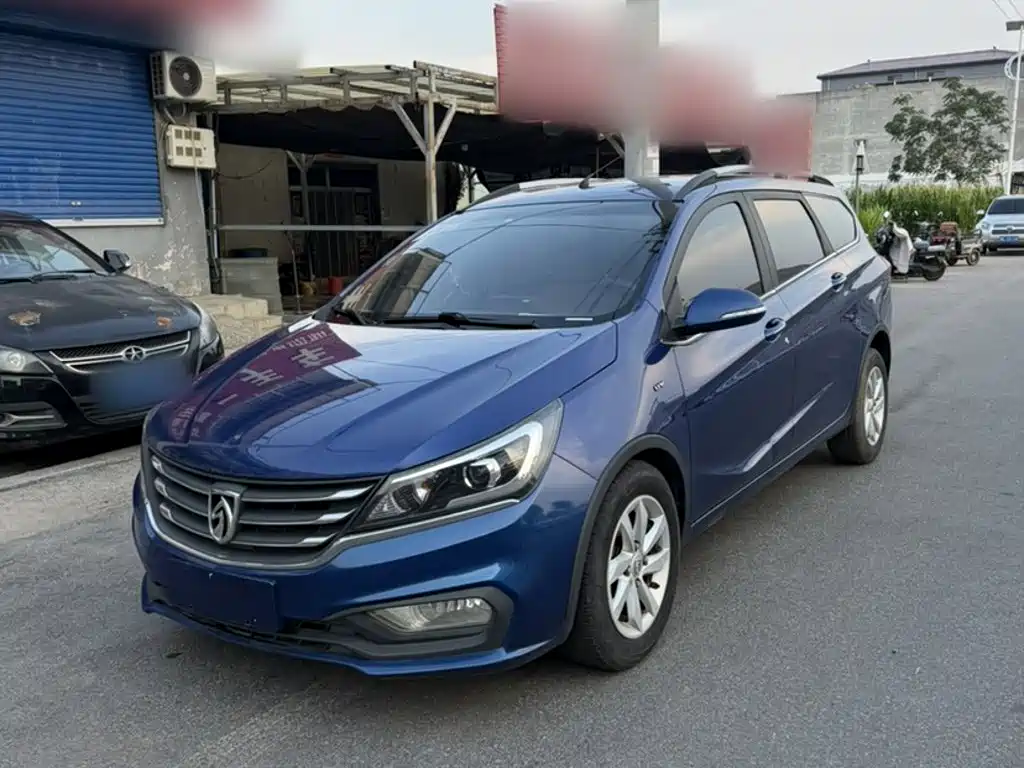 Baojun 310W 2017 2017 1.5L Manual Fashion Edition (China V)