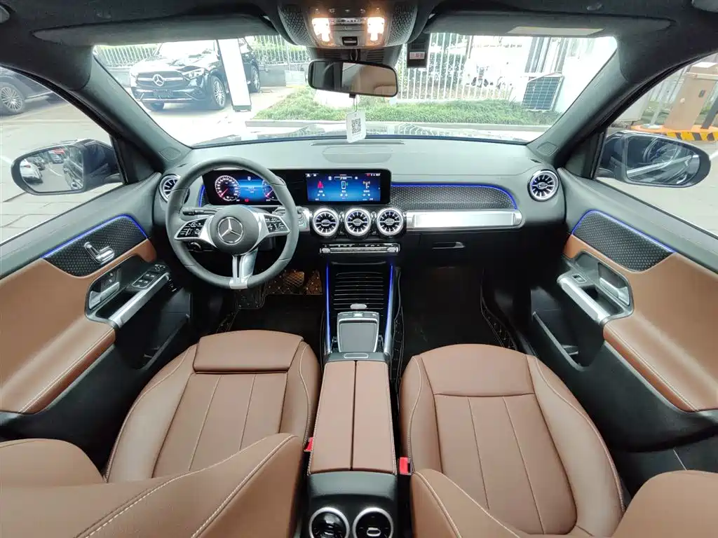 MERCEDES-BENZ GLB