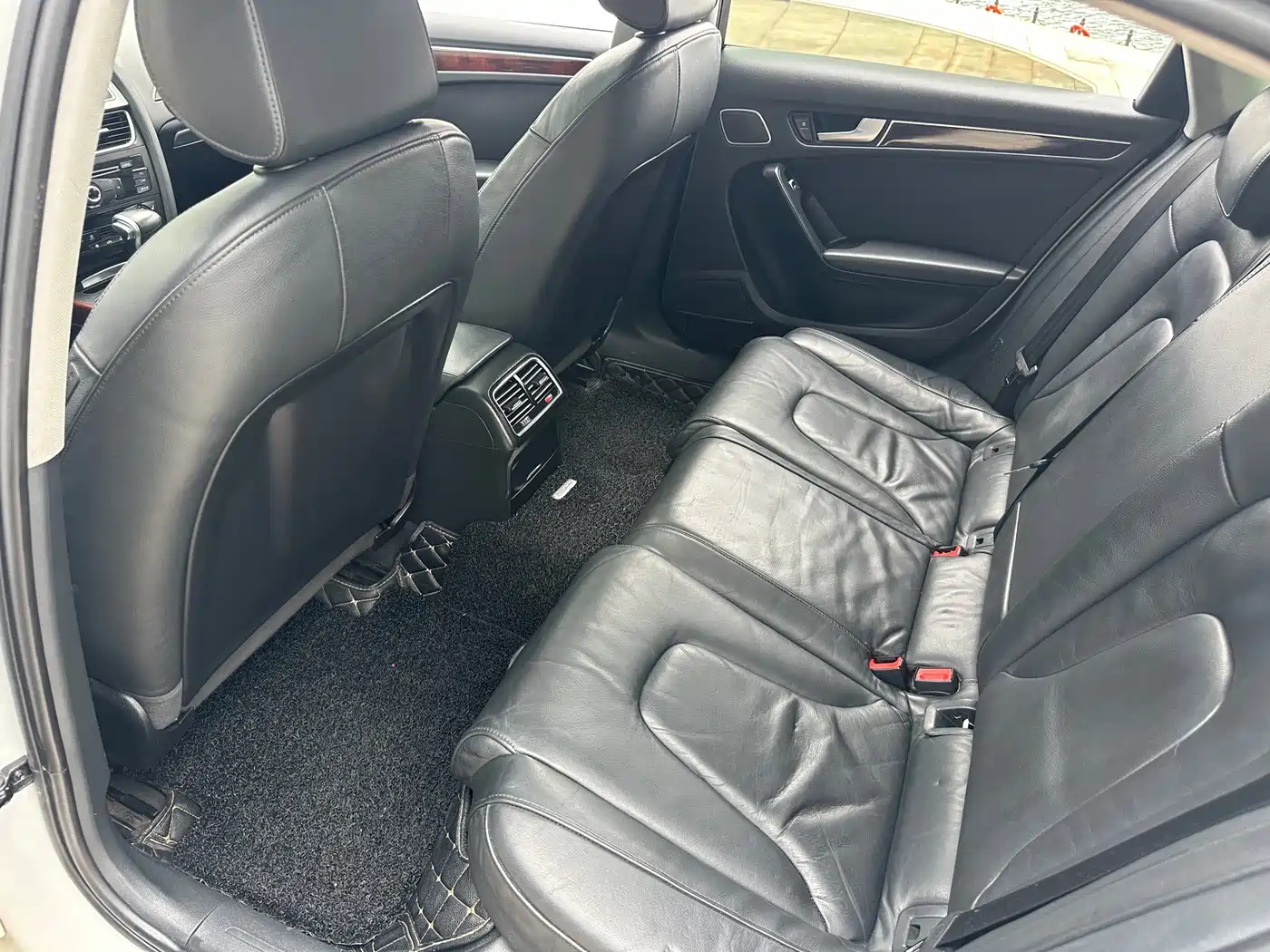 Audi A4L 2015 35 TFSI Auto Comfort фото 13