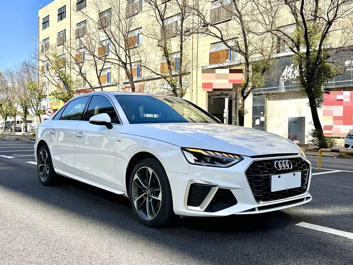 Audi A4L 2020 40 TFSI Fashion Dynamic Edition фото 3