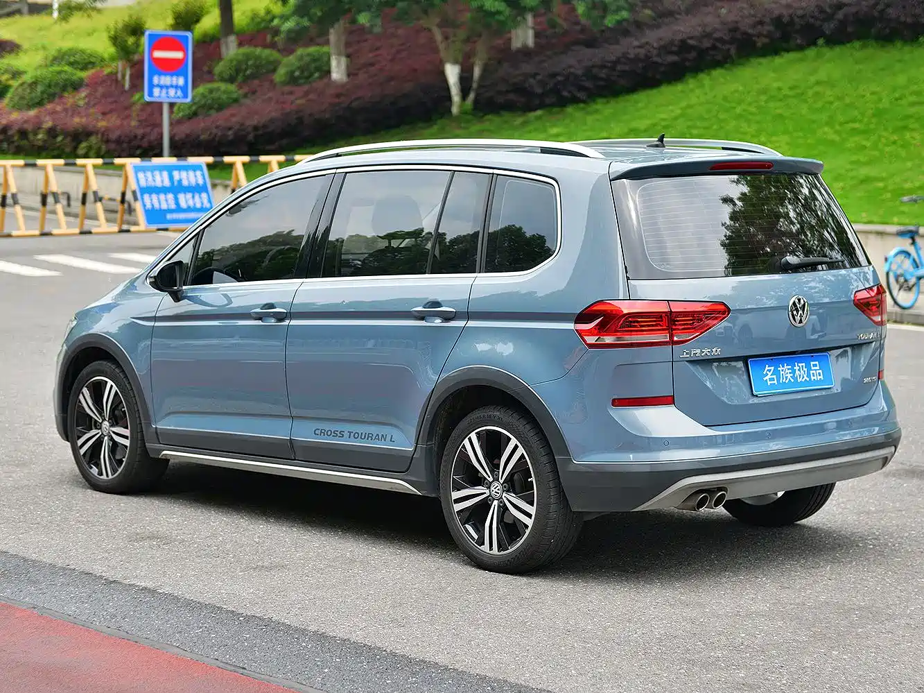 Volkswagen Touran 2018 Touran L 280TSI DSG Cross Edition 7-seater China VI фото 3