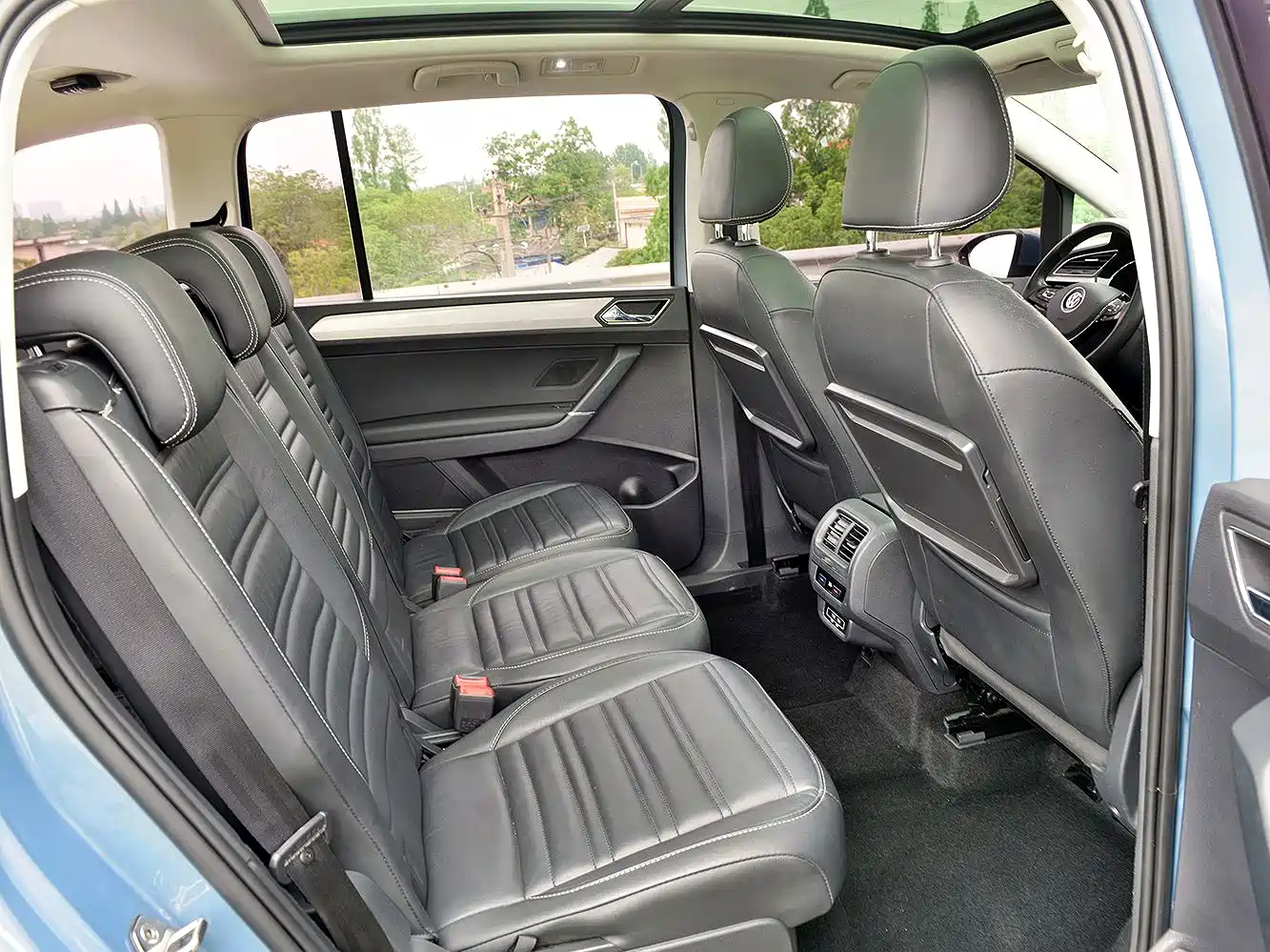 Volkswagen Touran 2018 Touran L 280TSI DSG Cross Edition 7-seater China VI фото 12