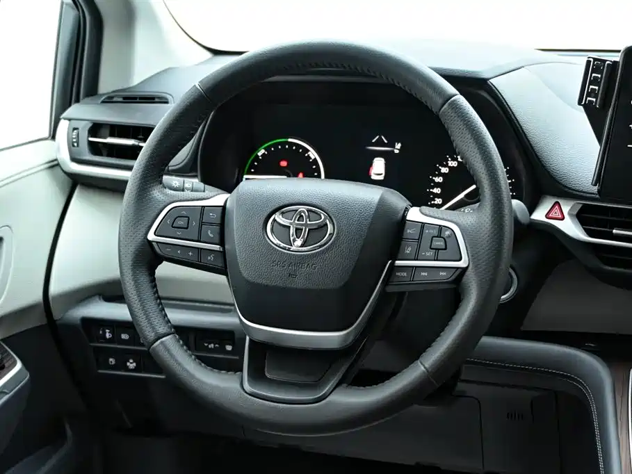 Toyota Sienna 2026 2.5L Hybrid FWD Luxury Edition фото 20