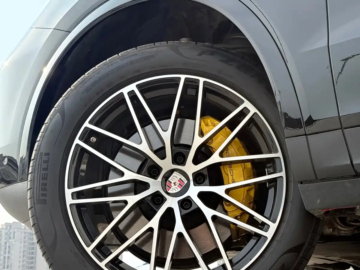 Photo 14 - Porsche Cayenne