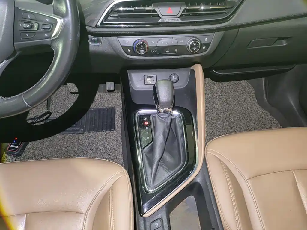 Фото 14 - Buick GL6
