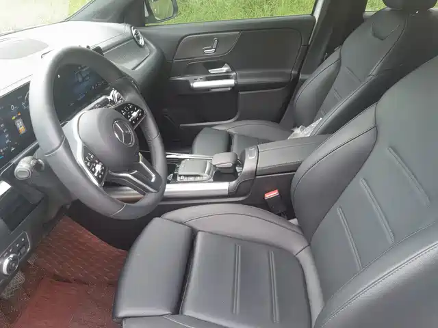 Mercedes-Benz GLA 2023 GLA 220 — фото 3