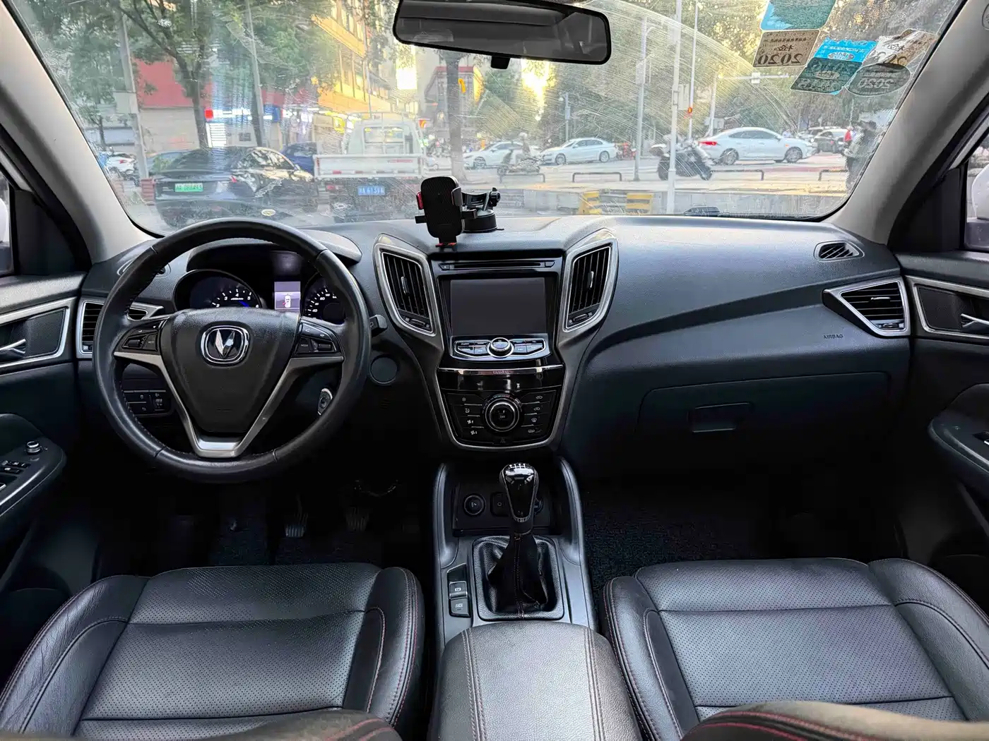 Фото 9 - Changan CS75
