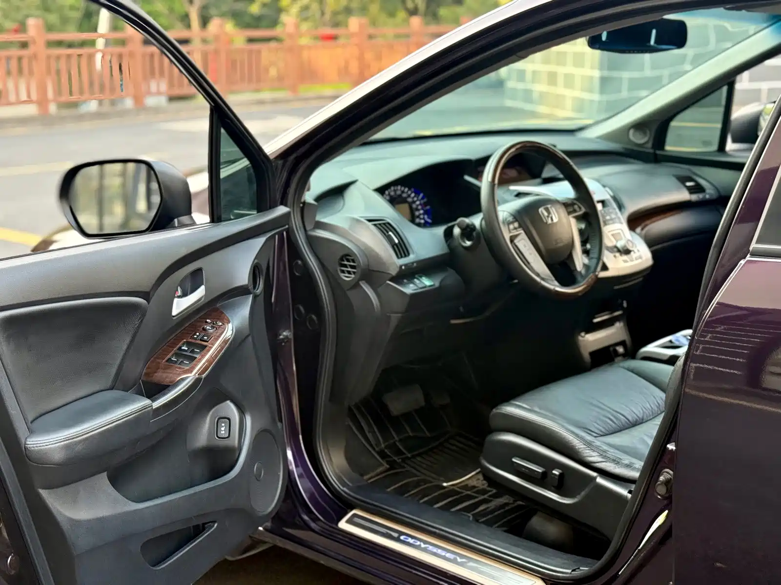 Photo 8 - Honda Odyssey