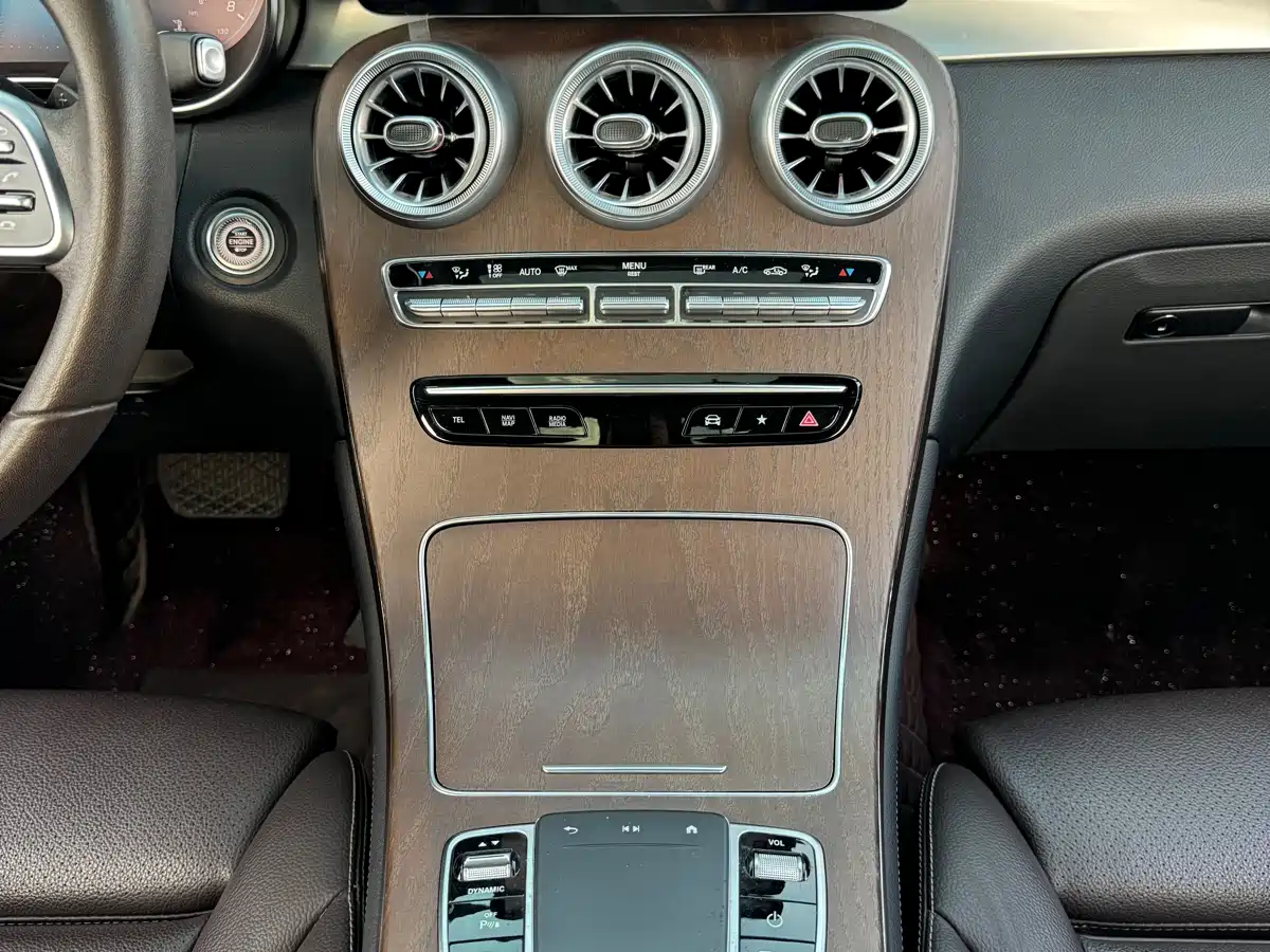 Mercedes-Benz GLC 2021 GLC 260 L 4MATIC Sporty фото 17