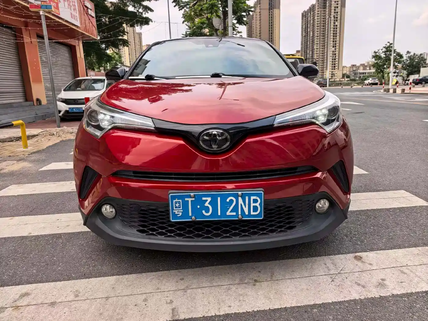 Toyota C-HR 2018 2.0L Leading Edition China V фото 2