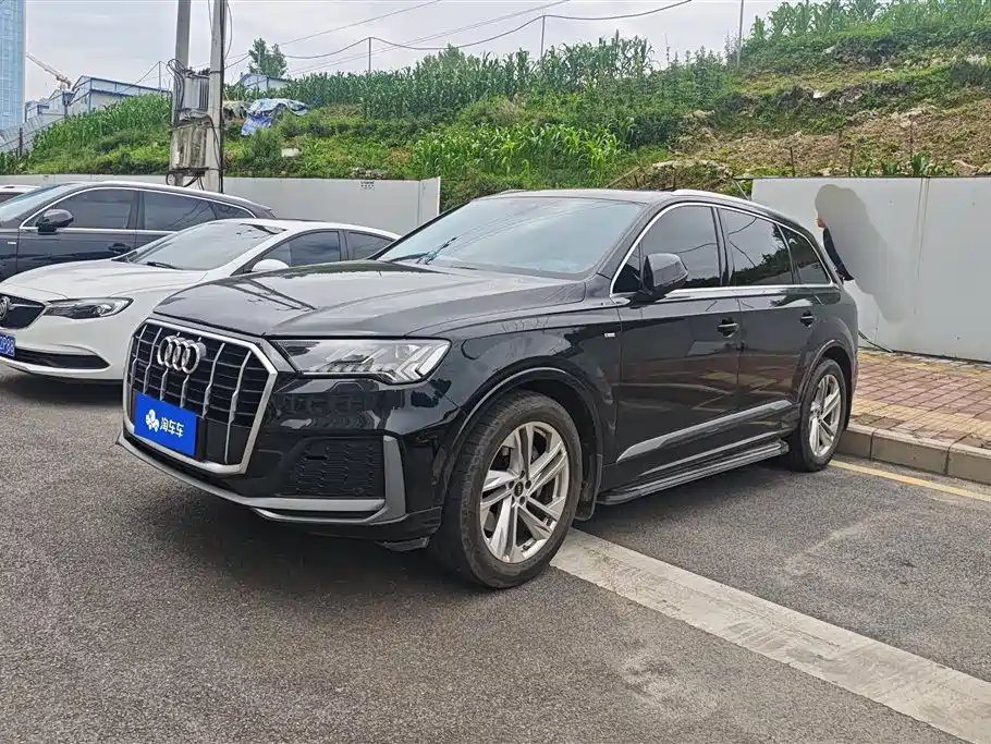 Audi Q7 2023 45 TFSI quattro S line Sport