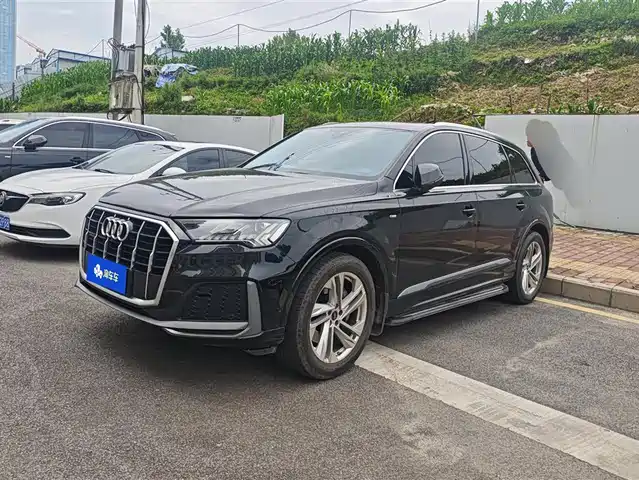 Audi Q7 2023 45 TFSI quattro S line Sport