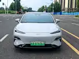 Photo 1 - Geely Galaxy Galaxy E8