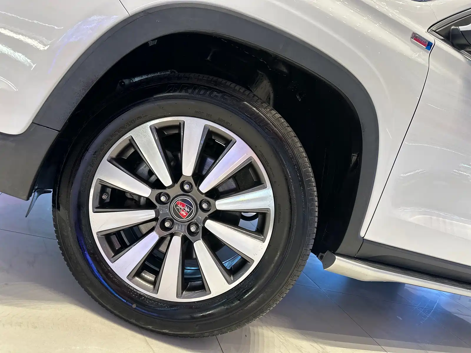 Фото 4 - Roewe RX8