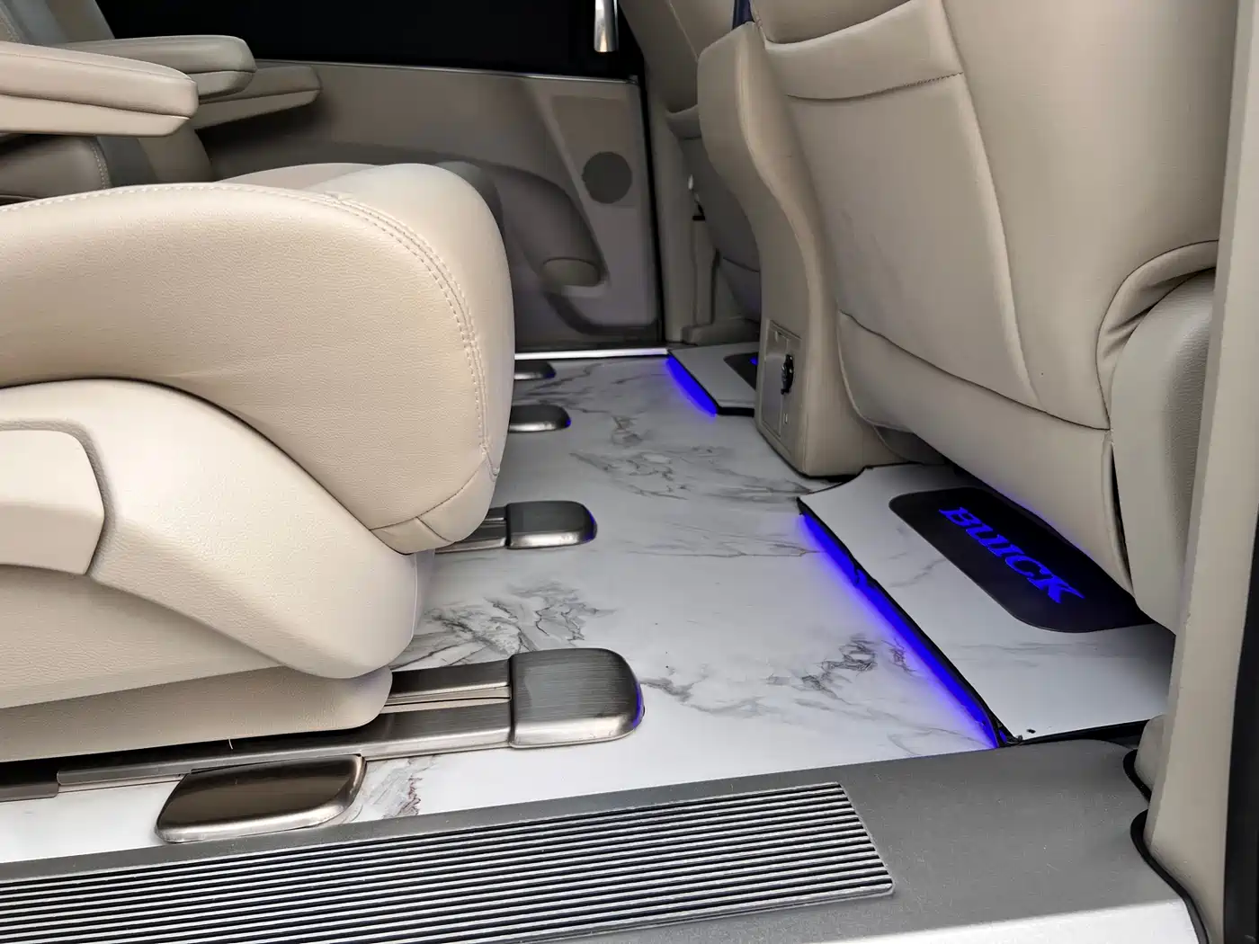 Buick GL8 2023 Model Land Business Class Comfort фото 11