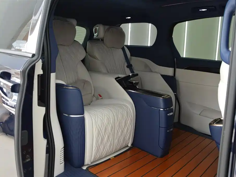 Buick GL8 2022 Avenir 4-Seater Prestige Edition фото 13