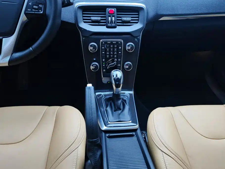 Photo 16 - Volvo V40