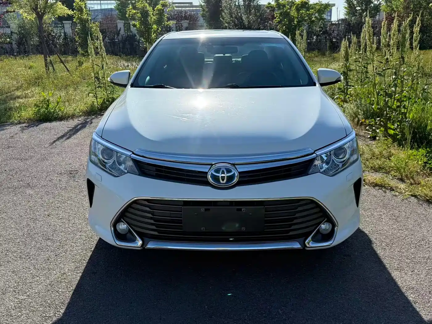 Toyota Camry 2015 Dual Engine 2.5HG Luxury Navigation Edition фото 2