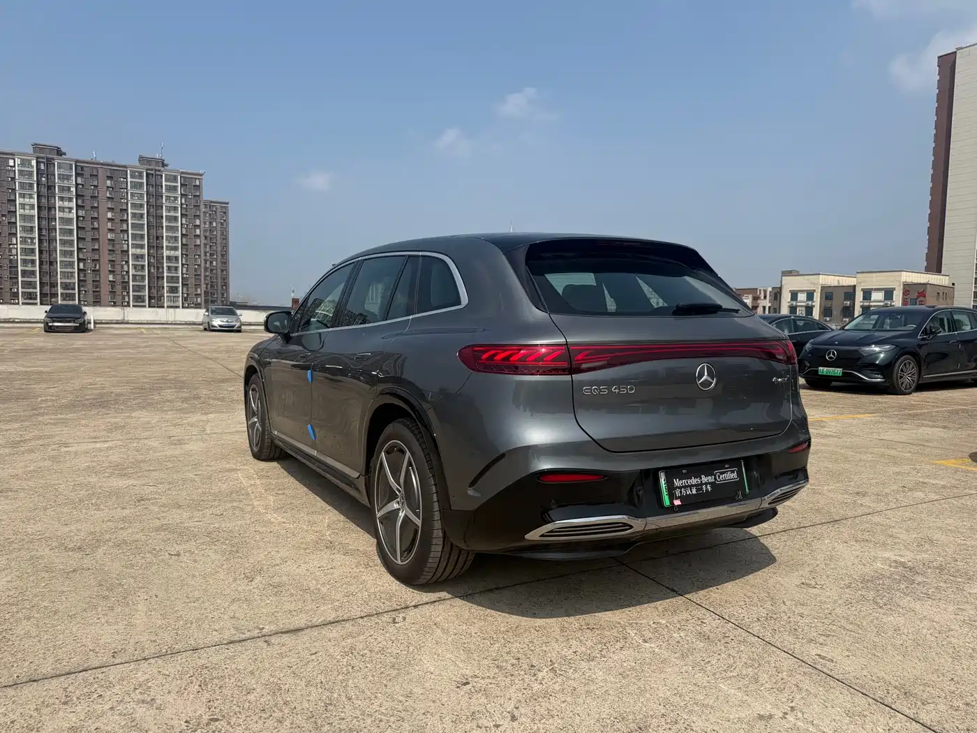 MERCEDES-BENZ EQS SUV