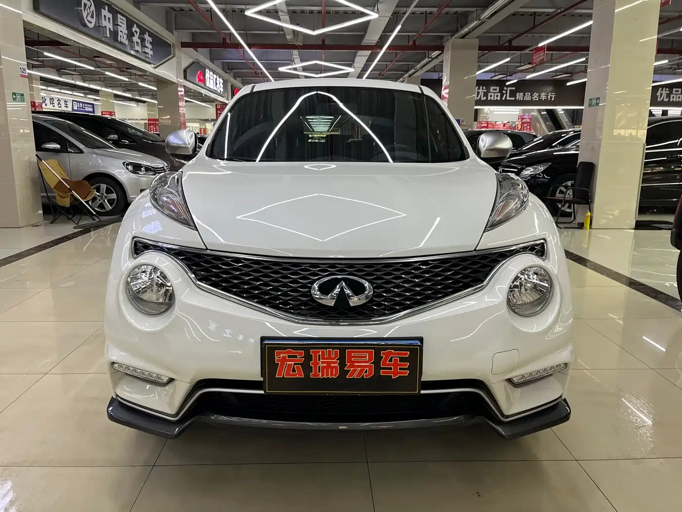 Infiniti ESQ 2019 2014 1.6L Free Edition
