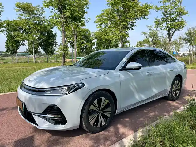  Geely Galaxy Galaxy A7 2025 EM-i 150km Premium Edition